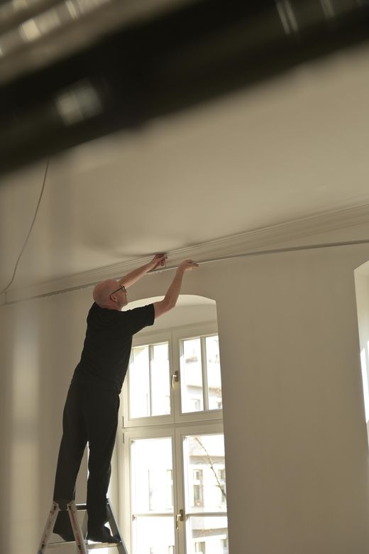 Detail des weißen Wellenvorhangs