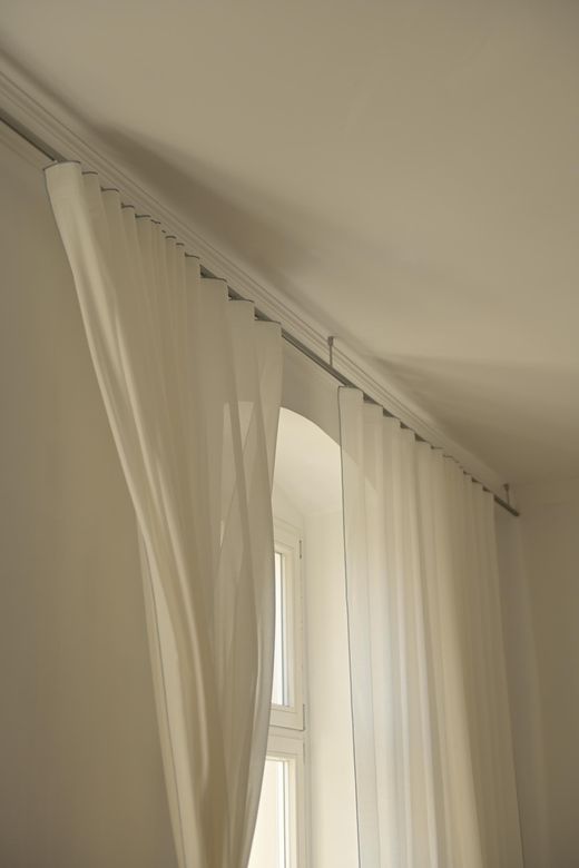 Wellenvorhang im Tageslicht