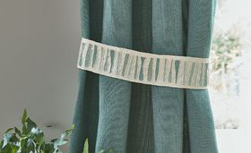 Trimmings  Tie Backs 01